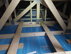 Zateplení stropu novostavby pomocí foukané izolace